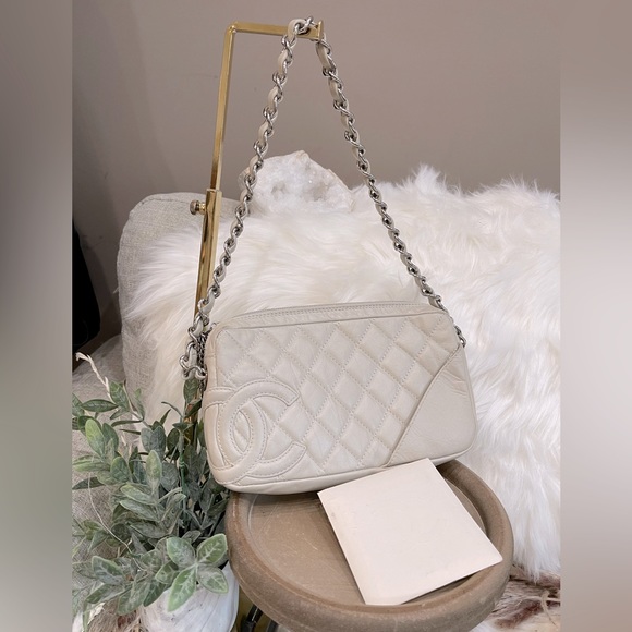 **SOLD** RARE Iridescent Pearl Chanel Aged Calfskin Quilted Cotton Club Pochette - Picture 2 of 14